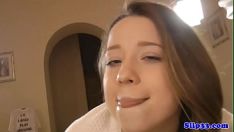 Reproduzir Lado precioso de 18 anos de sucção caras velhos gumshoe pov