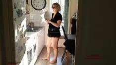 再生 画家のトレッドママがトレッドの息子に中出しを頼む