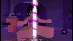 تشغيل Roblox التعري يستثمر في عمارات ويمارس الجنس من قبل ثلاثة أشخاص