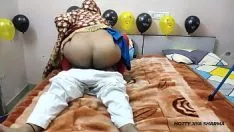 Abspielen Starker Sex mit Nachbar. desi chudai mit lautem unartikulierten
