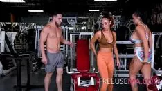 Riproduci La palestra di fianco seduta per una milf bollente - releaseold