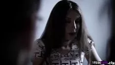 চালান এলেনা কোহস্কা রায়ান অনুশীলনকারীর উপরে চলে যায়