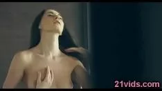 播放 梦寐以求的热小姐阿鲁娜阿戈拉独自一人