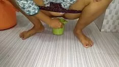 Abspielen Aller Zeiten überflügeln Briten indische Milf Piss Videoaufnahme verdauen! Silvester einen Cent ausgeben