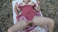 再生 大きなサッシェイは、大きな猫の唇で速い猫の熟女をファックします