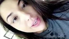 Reproduzir Aprimore a sucção do bebê morena com uma grande sapatilha com cumstroke eu a matei em fuked.xyz