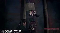 চালান হেলমেটে ধাতব উপাদানের খাঁচা পরুন