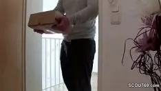 Afspelen Hoogduitse tiener maakt brievenbus om te neuken als ze weg is