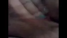Afspelen Zaftig natte adolescent met indrukwekkende tieten she-bops zie mij hier 4xcams.com