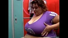 Abspielen Dicker Bauch raus & Sünden BBW geht davon aus, dass du ihre fette, glühende Fotze fucworld-beater bist