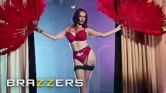 Oynat Jasmine James, Danny için baştan çıkarıcı bir dans gösterisi yapıyor ve onun canavar sikine ulaşma fantezisini gerçeğe dönüştürüyor - brazzers