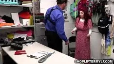 Oynat Milf shoplifter kiki daire alır ona stres rahatladı ile the help arasında memur jack vegas sahip olan ona kedi becerdin