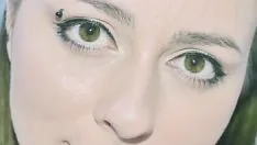 Oynat Asmr feet joi: geceleri üvey kız kardeşinin odasına gizlice girip onun ayak parmakları ve delikleriyle oynadın