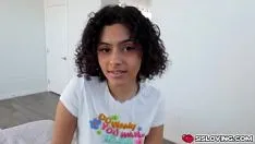 Reproduzir Irmã adotiva dani diaz aprendendo a ser namorada com seu meio-irmão rion