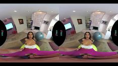 Riproduci Vrhush jenna foxx si piega e scopa in pantaloni da yoga