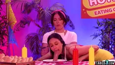 Abspielen Ebenholz-lesben alexis tae strapon ficken eliza ibarra und charlotte sins