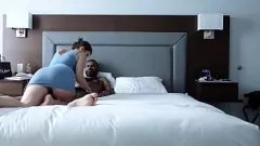 Reproduzir Paixão do quarto do hotel: sessão de vapor de Liza e Darian