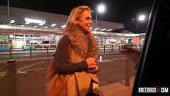 Abspielen Sasha Steeles wildes Van und mit Sperma gefüllter Mund