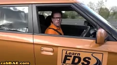 Riproduci Una tassista ceca bionda fa un pompino selvaggio al suo passeggero prima di fare sesso intenso in macchina