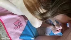 播放 非专业 深色的 pov 挥霍