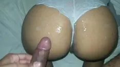 播放 100% 成功，用我的脚让我邻居的牛奶河伤脑筋，他操我多么富有的人