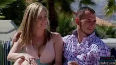 Reproducir Pareja de neófitos pechos al estilo de vida de los looney vagabundos