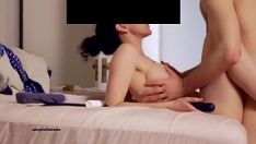 Afspelen Verlegen brunette krijgt een gumshoe in haar poesje ( cammissysflow van )